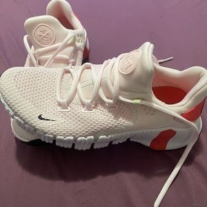 Brand new Nike metcon free light pink